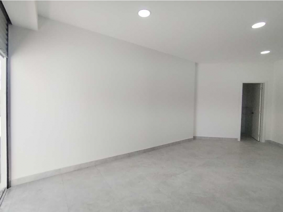 Local Comercial Renta, Sector Calderón, con 35m2, 1 baño, 1 parqueader - 4