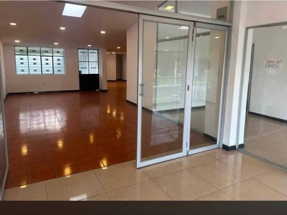 Local Comercial en Renta, Sector Tumbaco, 100m2, 2 baños - 1