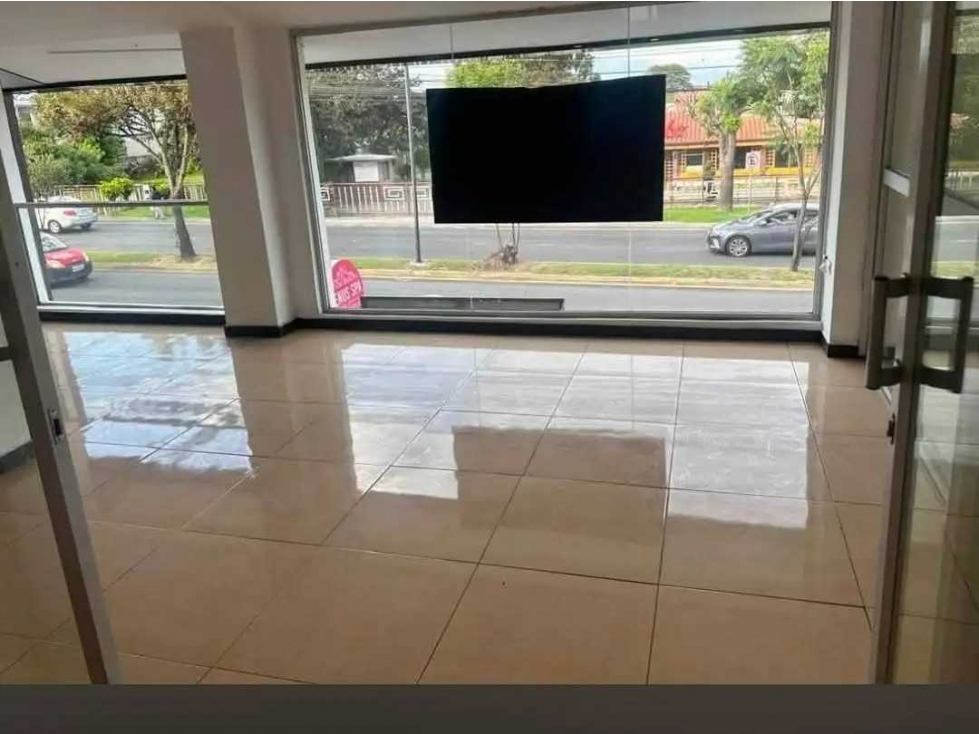 Local Comercial en Renta, Sector Tumbaco, 100m2, 2 baños - 3