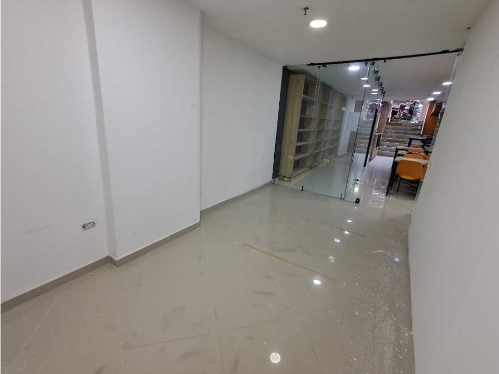 Local comercial Sabaneta sector Aves María - Iva incluido — foto 3