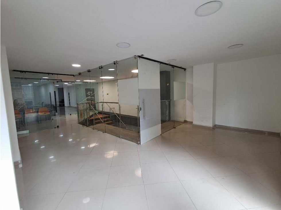 Local comercial Sabaneta sector Aves María IVA INCLUIDO