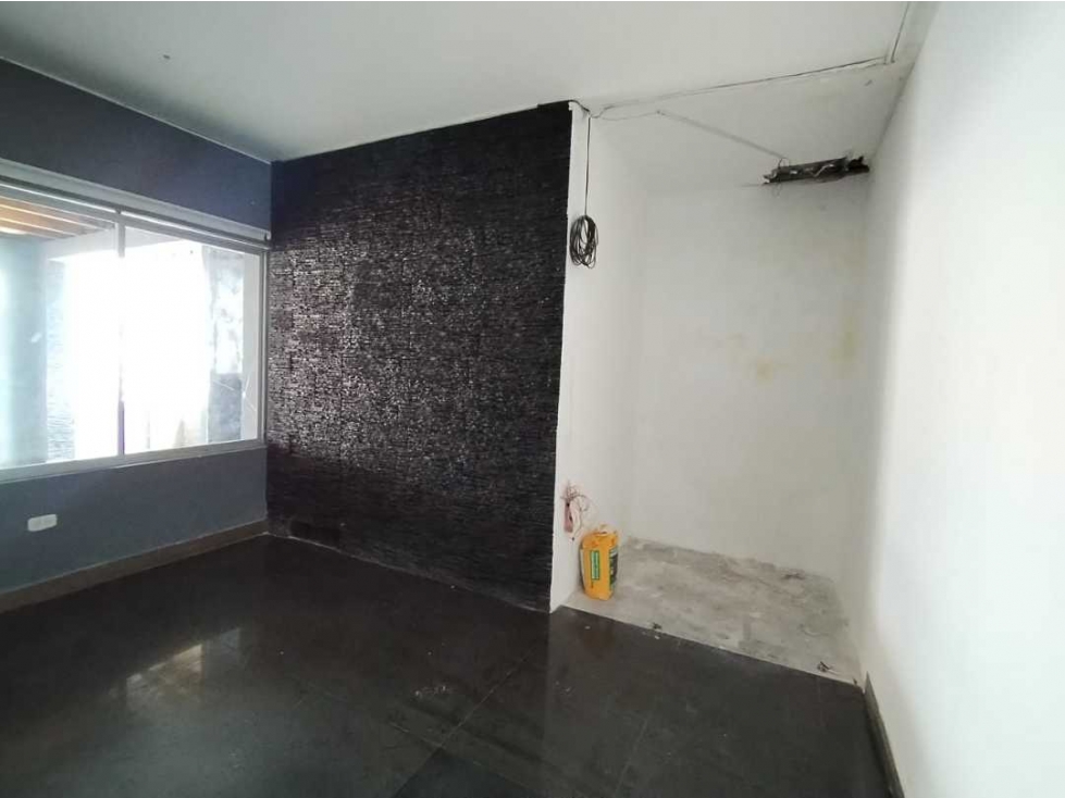 Local Comercial, Sector Cumbayá, con 200M2 y 30 Parqueaderos - 5