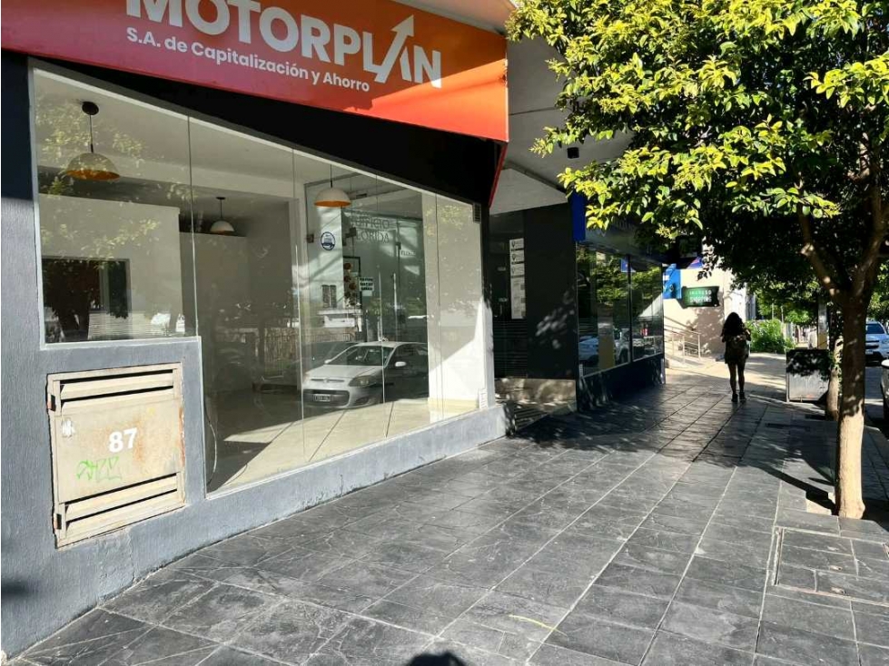 Local Comercial Venta. con cochera. Céntrico. - 2