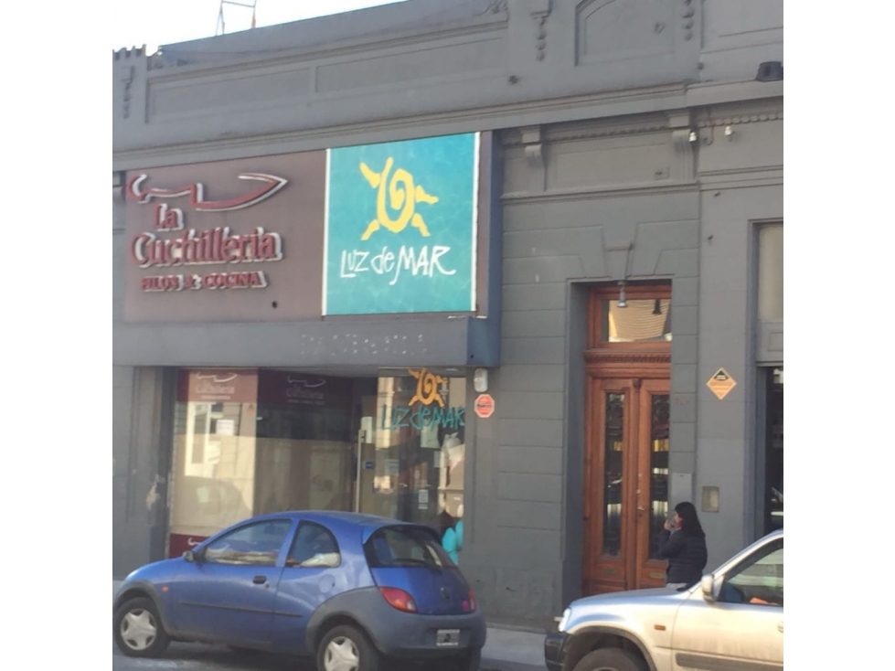 Local comercial y amplio depto en el corazón de Tandil. San Martín 700 - 1
