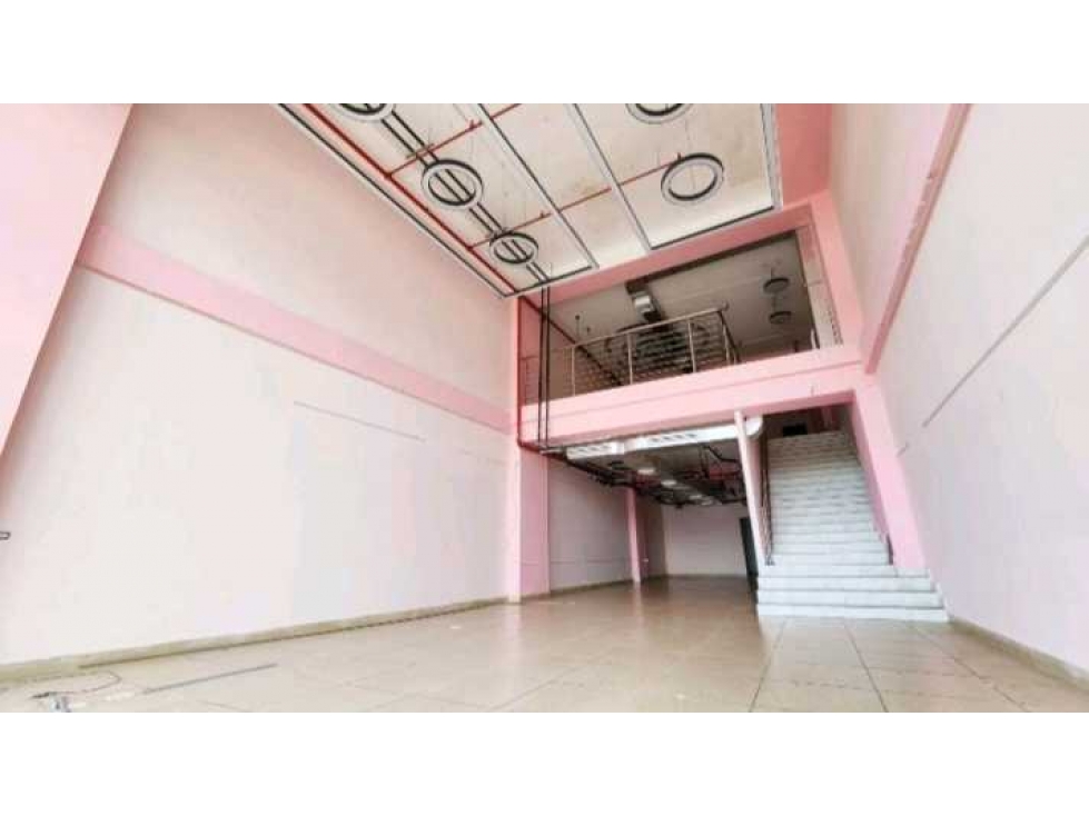 LOCAL COMERCIAL EN EL DORADO CITY CENTER CON MEZZANINE 285M2 — foto 4