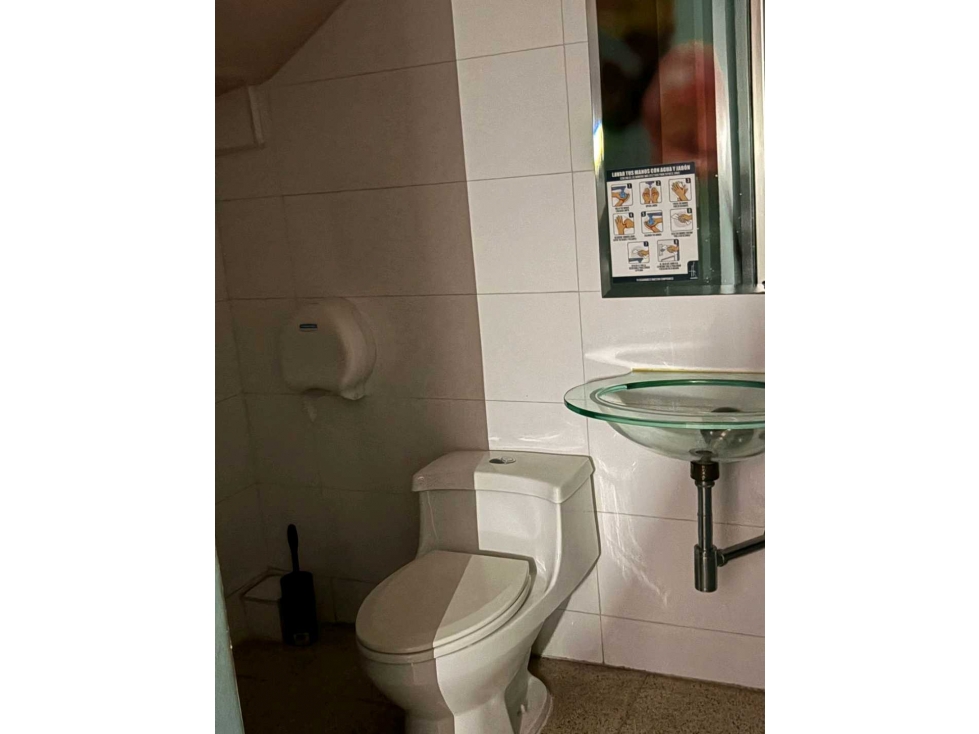 LOCAL COMERCIAL EN OBARRIO DE 170M2 CON MEZZANINE — foto 4