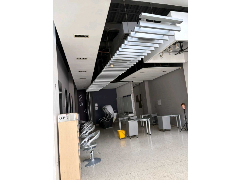 LOCAL COMERCIAL EN OBARRIO DE 170M2 CON MEZZANINE — foto 6