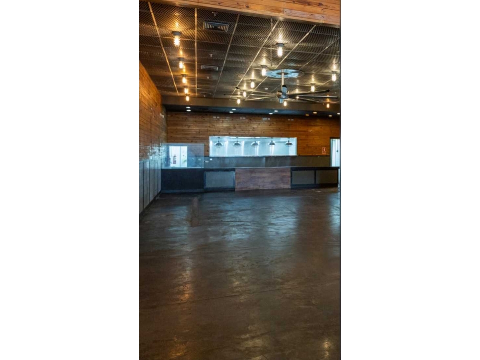 LOCAL COMERCIAL EN OBARRIO 303M2 PLANTA BAJA - 3