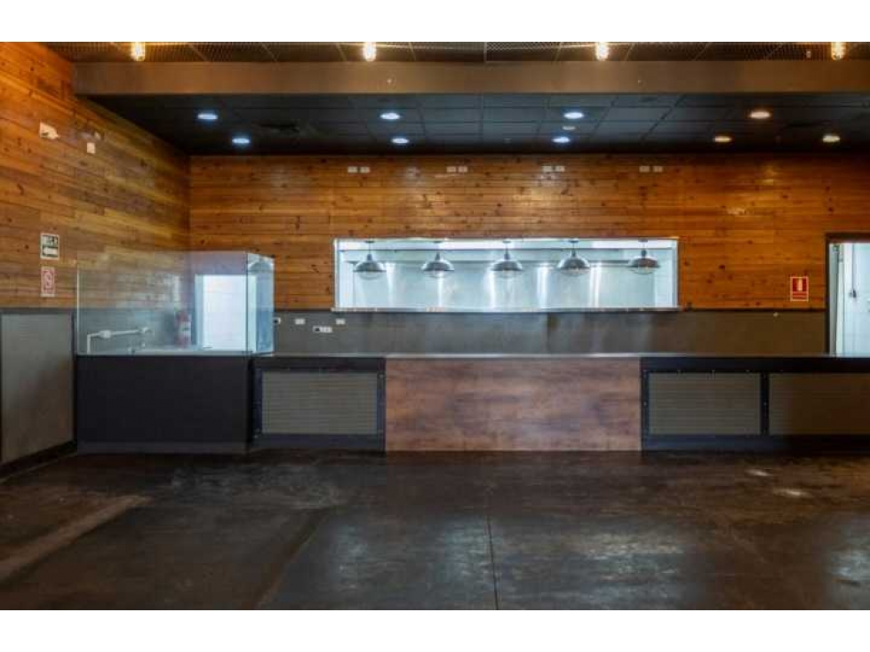 LOCAL COMERCIAL EN OBARRIO 303M2 PLANTA BAJA - 4
