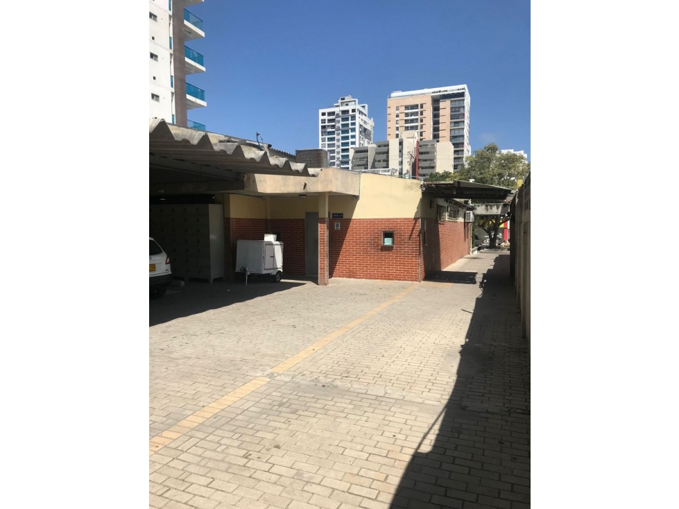 LOCAL CON OFICINAS EN ARRIENDO SECTOR COMERCIAL — foto 2