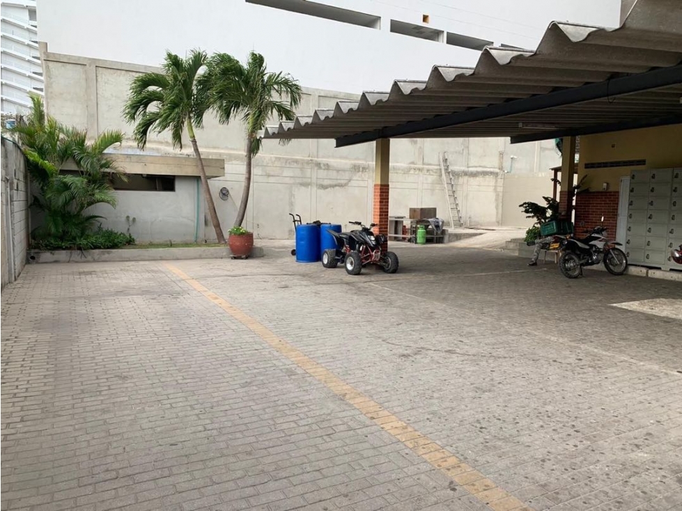 LOCAL CON OFICINAS EN ARRIENDO SECTOR COMERCIAL — foto 3
