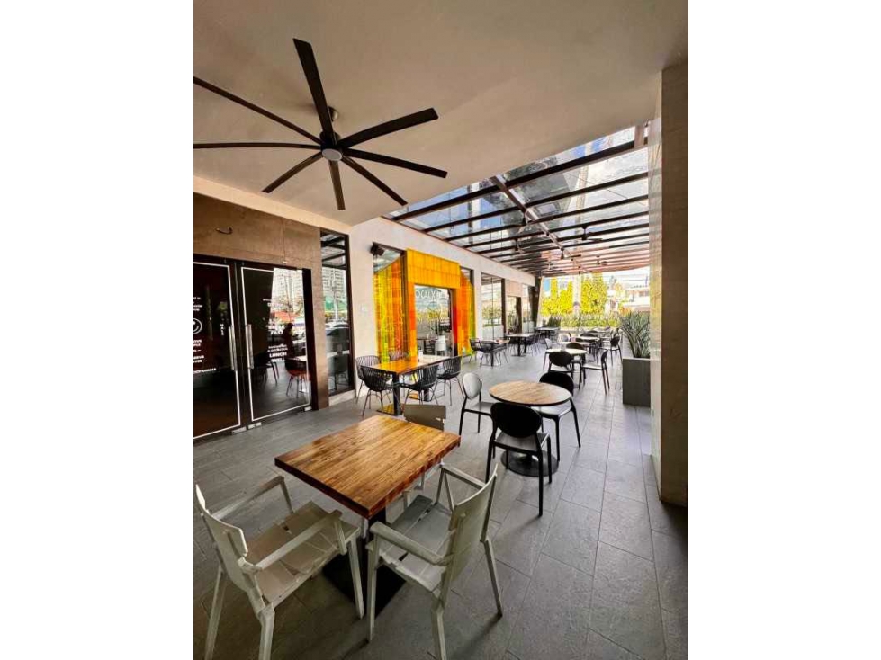LOCAL CON TERRAZA PARA RESTAURANTE