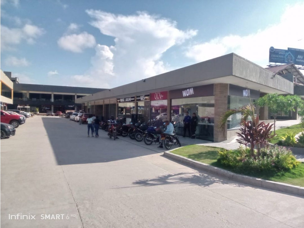 Local de 510M2 en C.C Mi plaza los Robles - 1