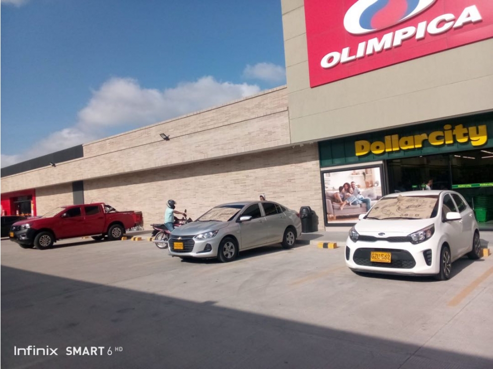 Local de 510M2 en C.C Mi plaza los Robles - 2
