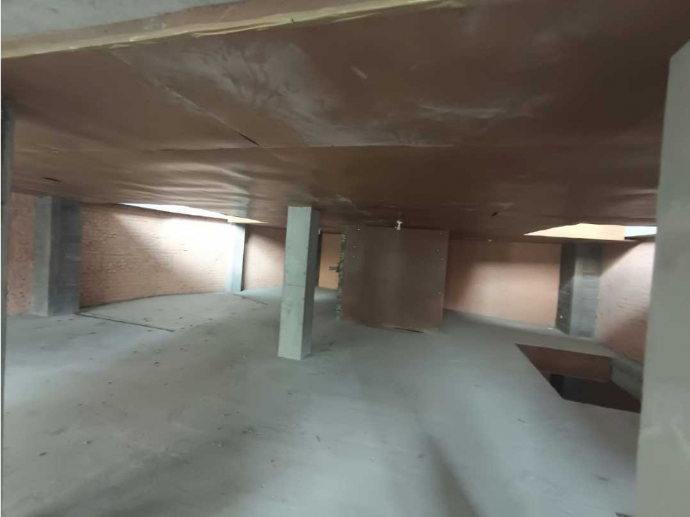 ARRIENDO LOCAL DE 120M² DUPLEX ZONA DE LA CANDELARIA