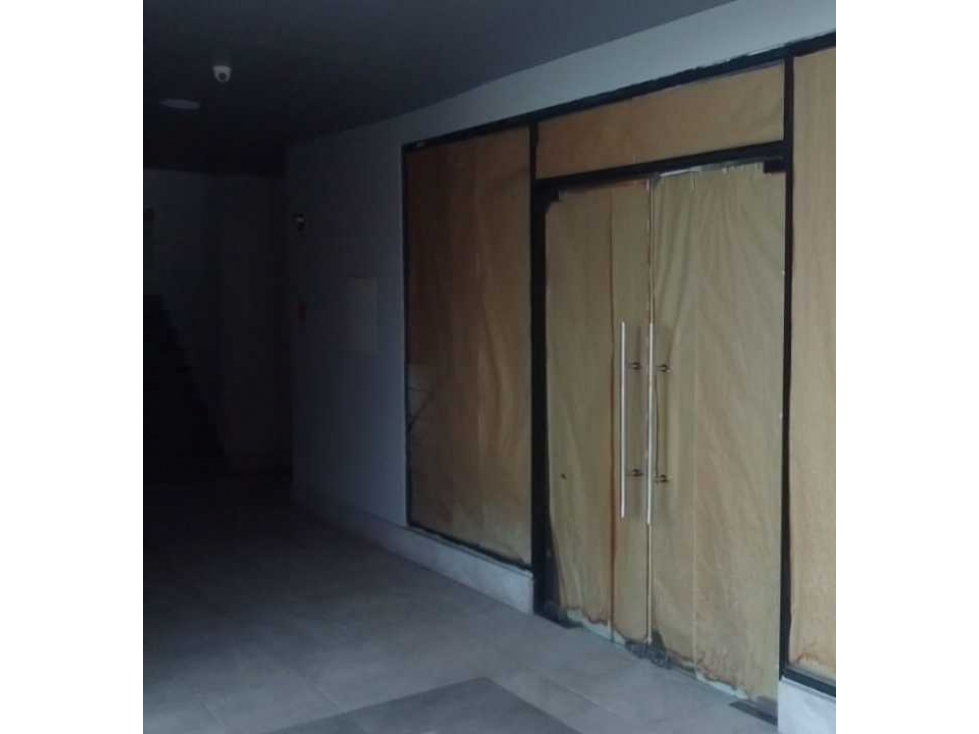 LOCAL DE 124 MTS2 EN PREMIER PLAZA , BRISAS DEL GOLF