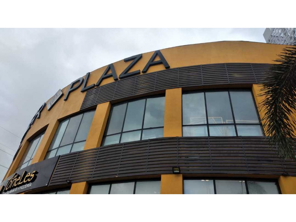 LOCAL DE 125 MTS2 EN PREMIER PLAZA , BRISAS DEL GOLF