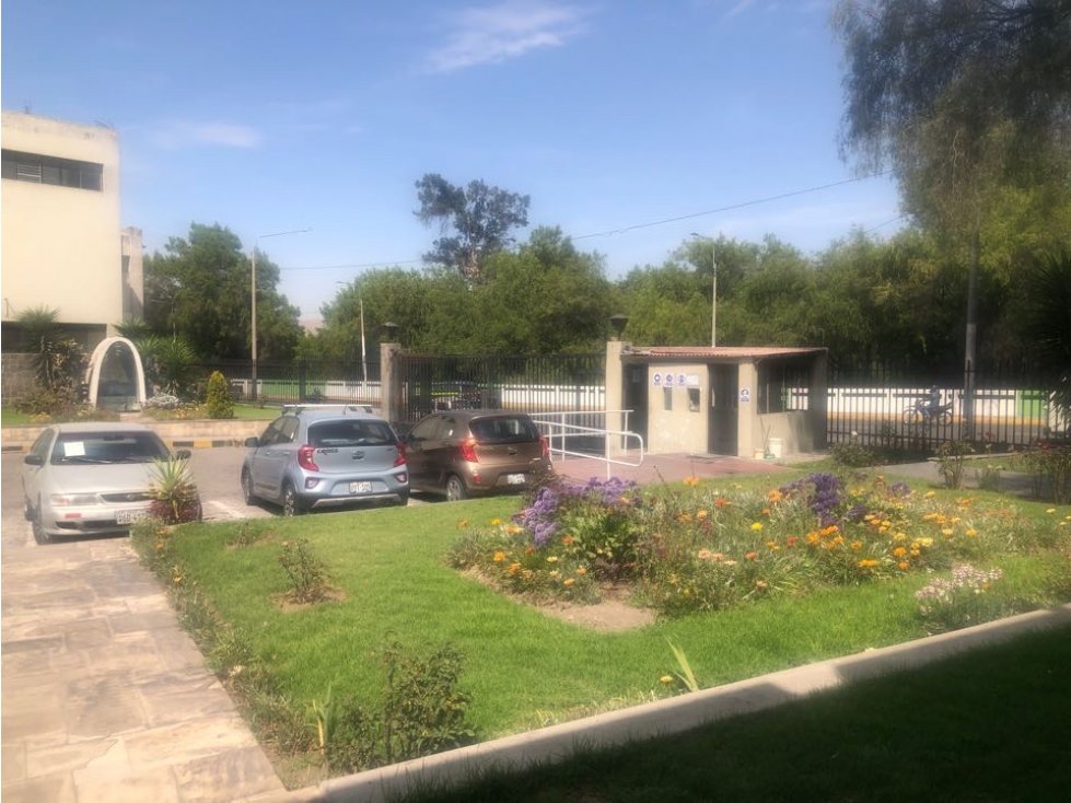 VENTA DE LOCAL COMERCIAL CERCADO AREQUIPA - 5