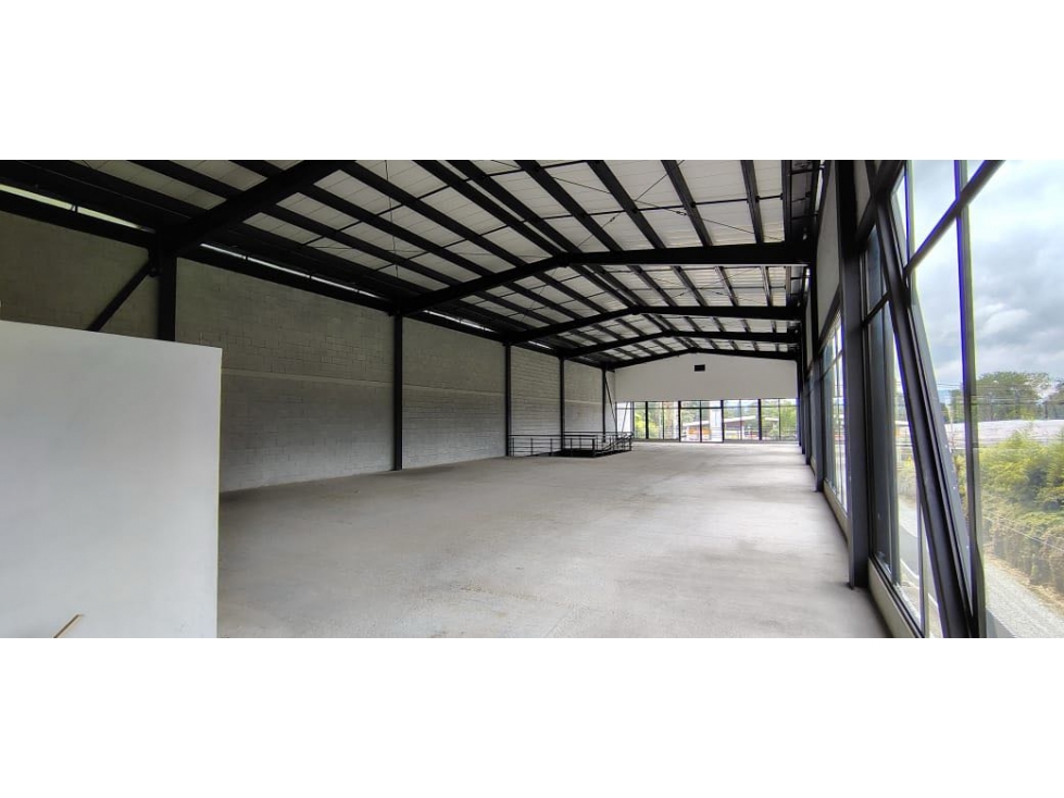 LOCAL DISPONIBLE ARRIENDO LLANOGRANDE — foto 2