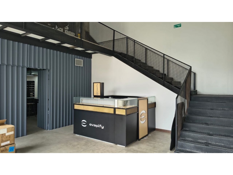LOCAL DISPONIBLE PARA ARRIENDO EN MEDELLÍN - 2