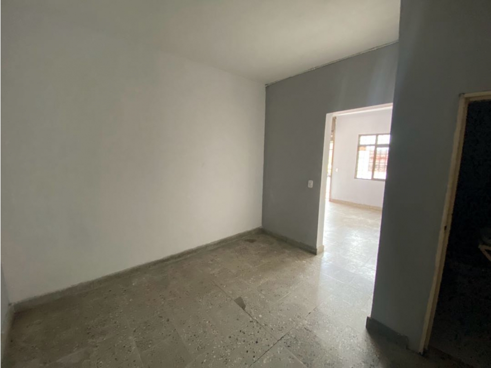 LOCAL EN ALQUILER AL SUR DE CALI BARRIO CRISTOBAL COLON — foto 4