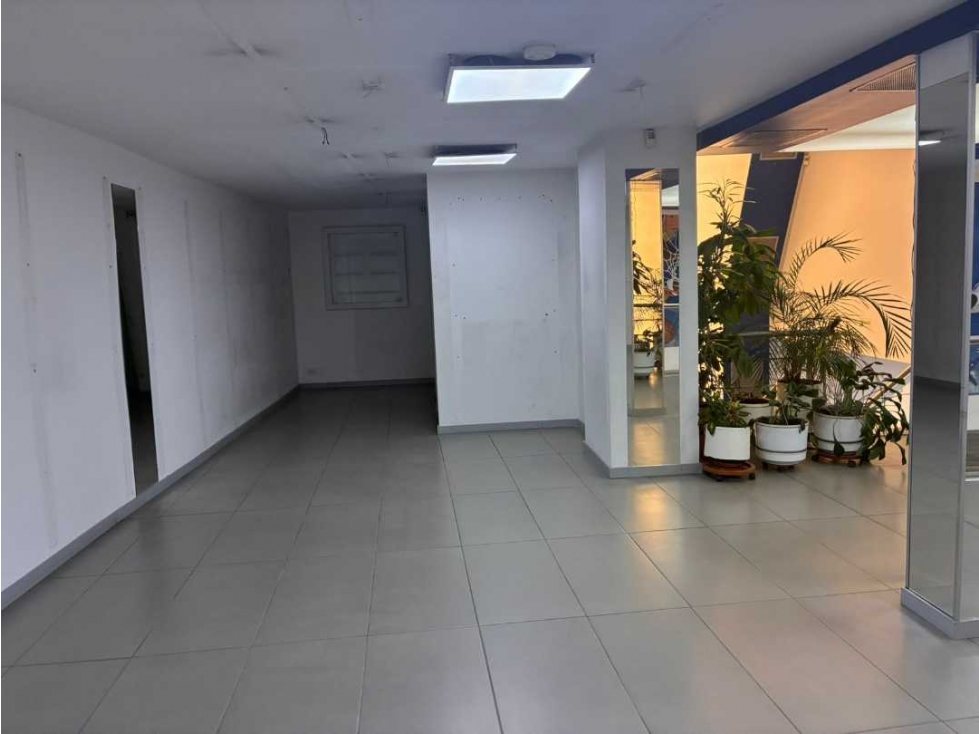 LOCAL EN ARRIENDO 364M² CENTRO — foto 4