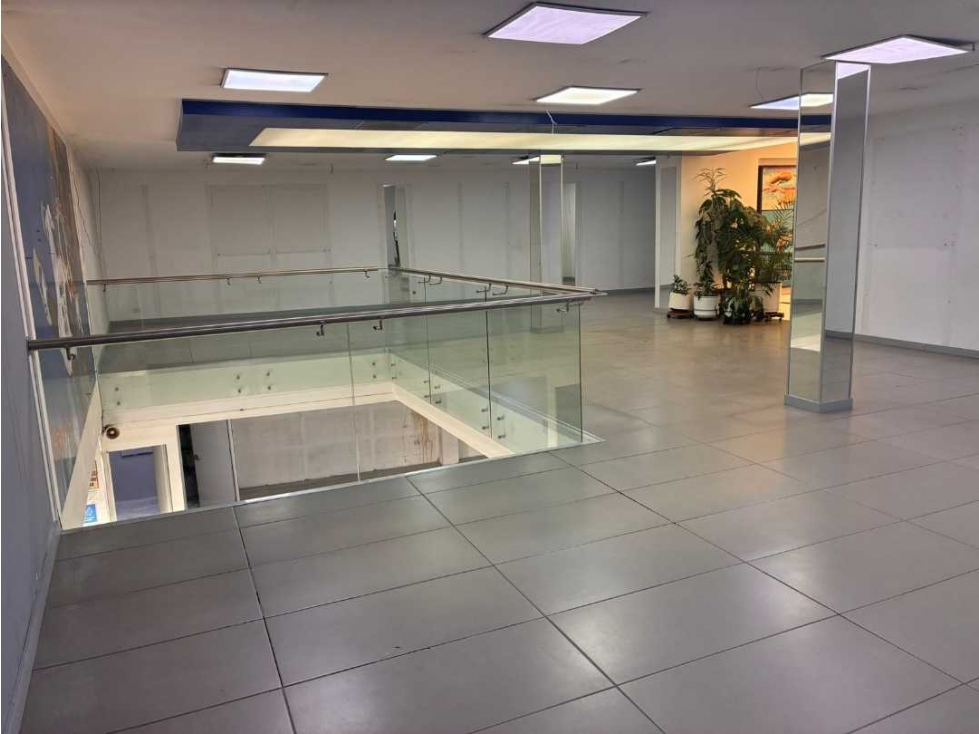 LOCAL EN ARRIENDO 364M² CENTRO