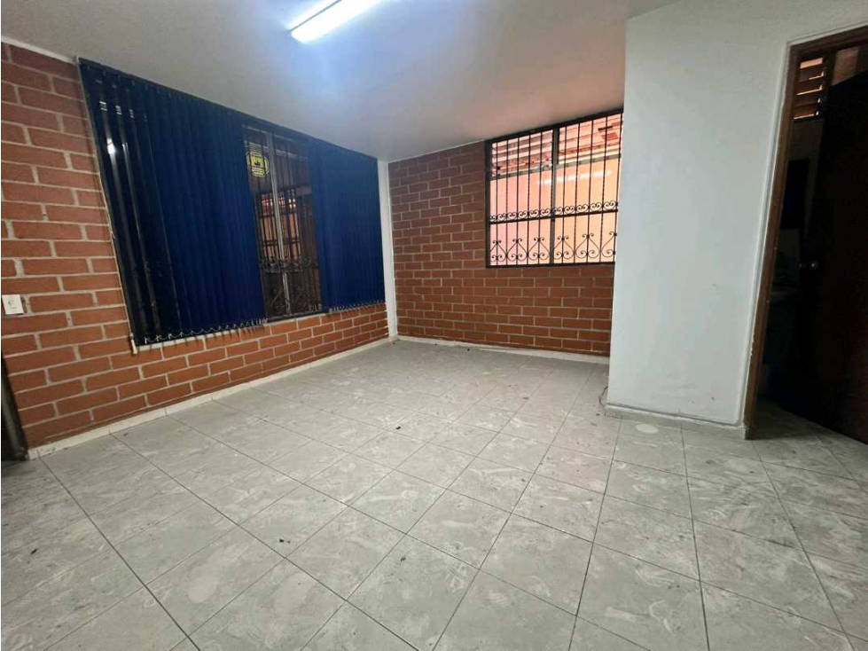 Local en arriendo centro envigado — foto 2