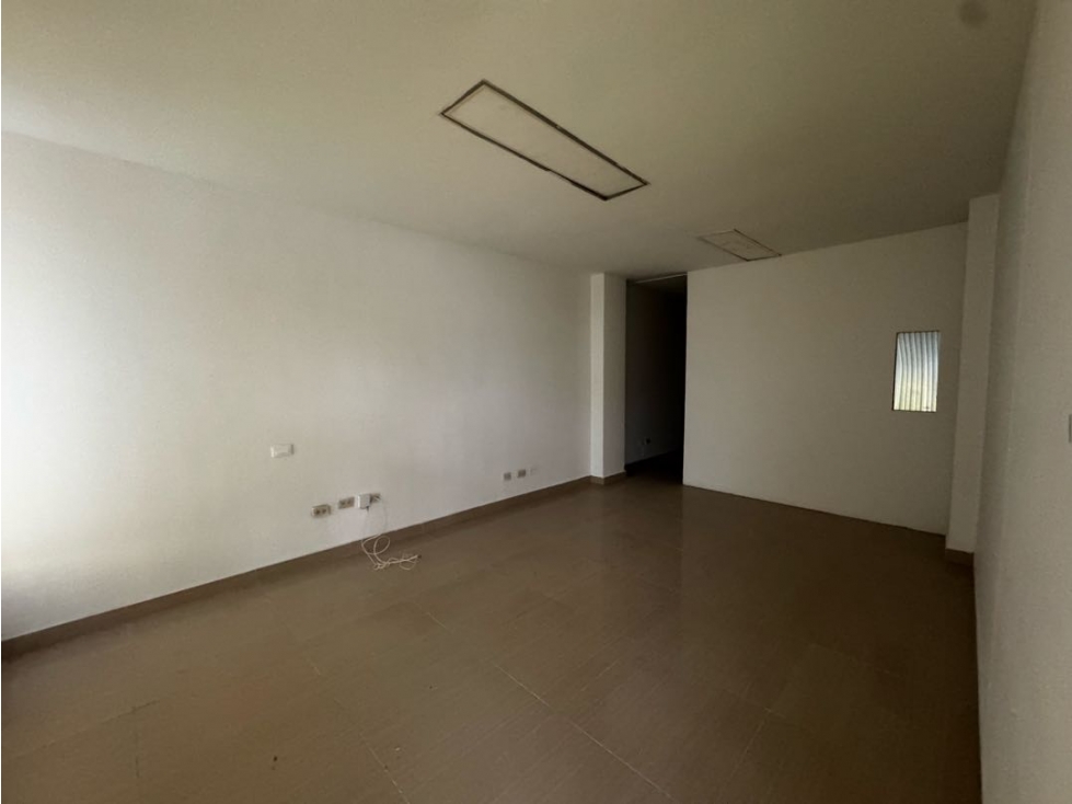 LOCAL EN ARRIENDO DELICIAS CALLE 72 — foto 3