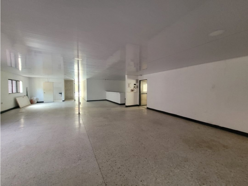 Local en arriendo el poblado Autonoma — foto 6