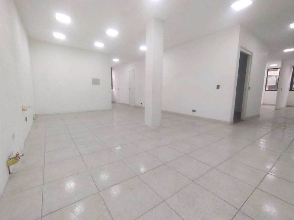 Local en arriendo en Bello, Prado