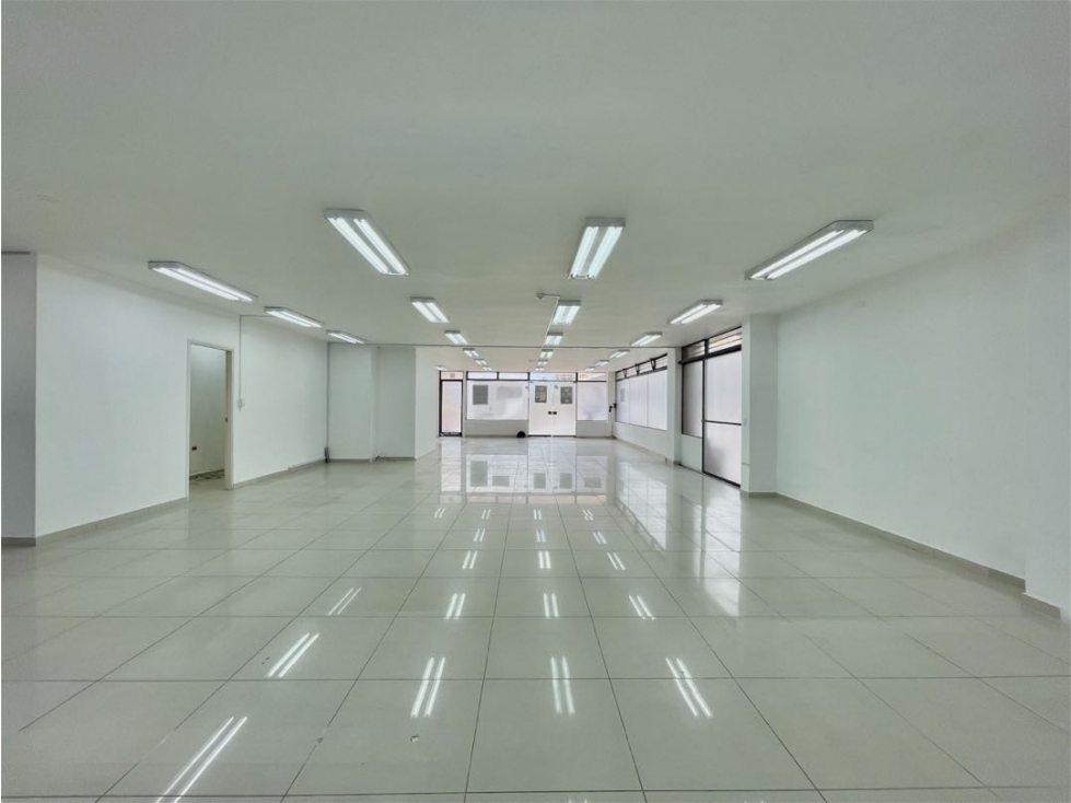 LOCAL EN ARRIENDO Y VENTA EN MEDELLÍN SAN JUAN — foto 2