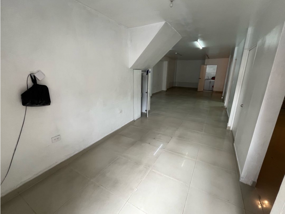 Local en arriendo Envigado barrio mesa - 2