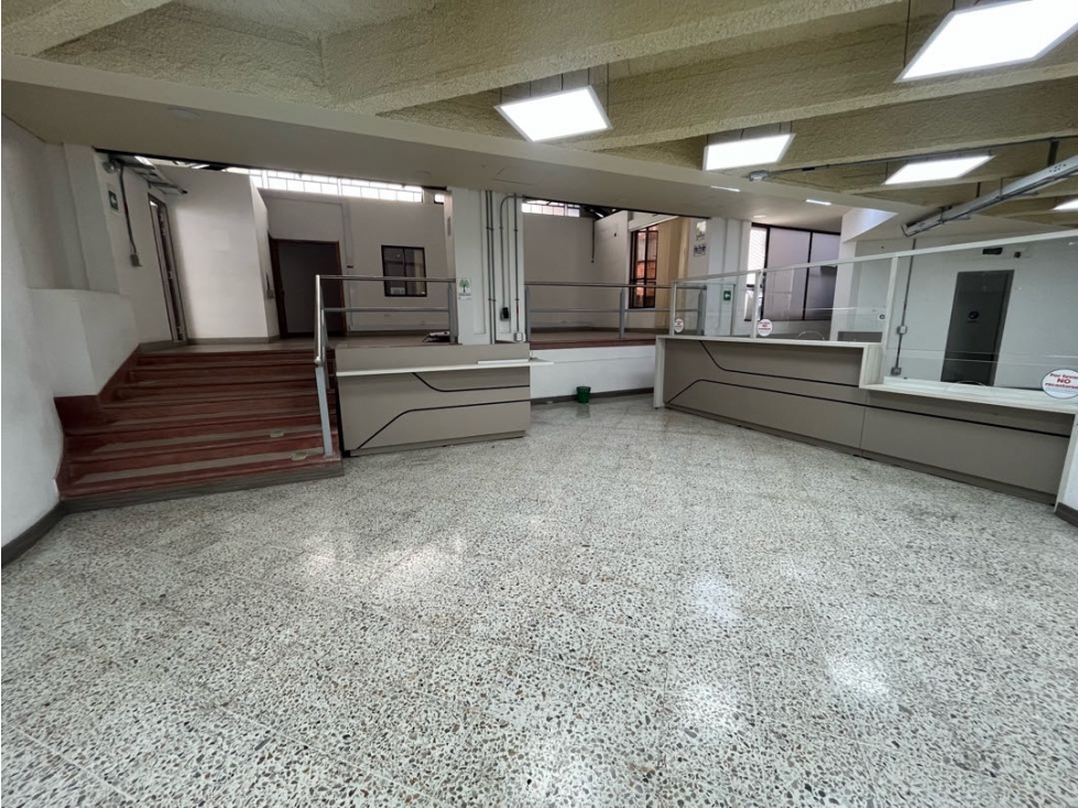Local en arriendo Envigado centro — foto 2