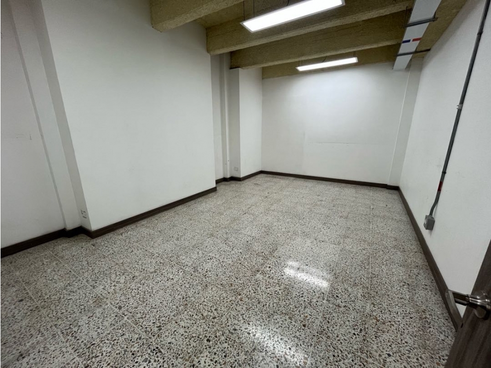 Local en arriendo Envigado centro — foto 4