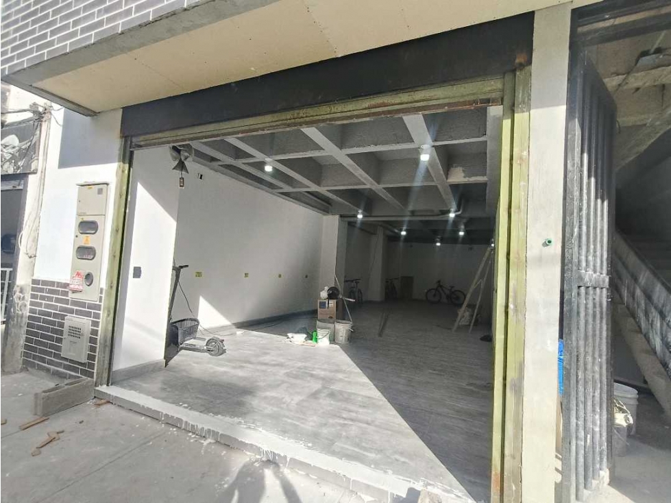 LOCAL EN ARRIENDO O VENTA - 4