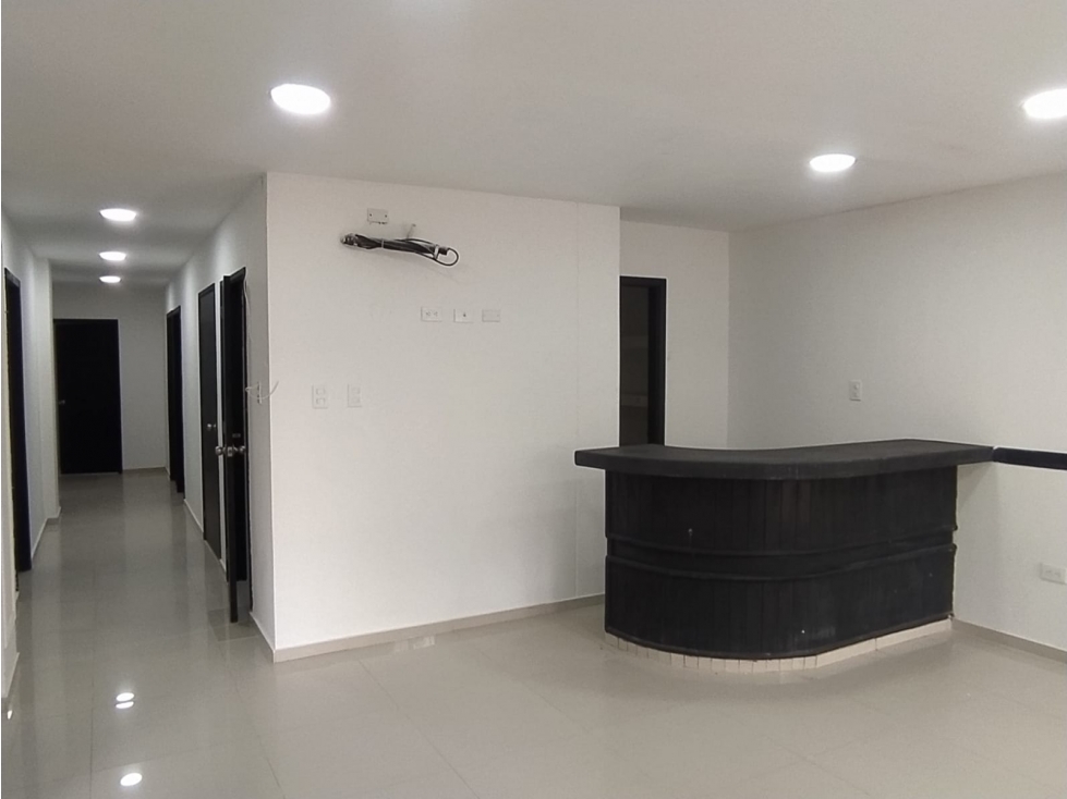 LOCAL EN ARRIENDO - VENTA EN EL CENTRO - 4