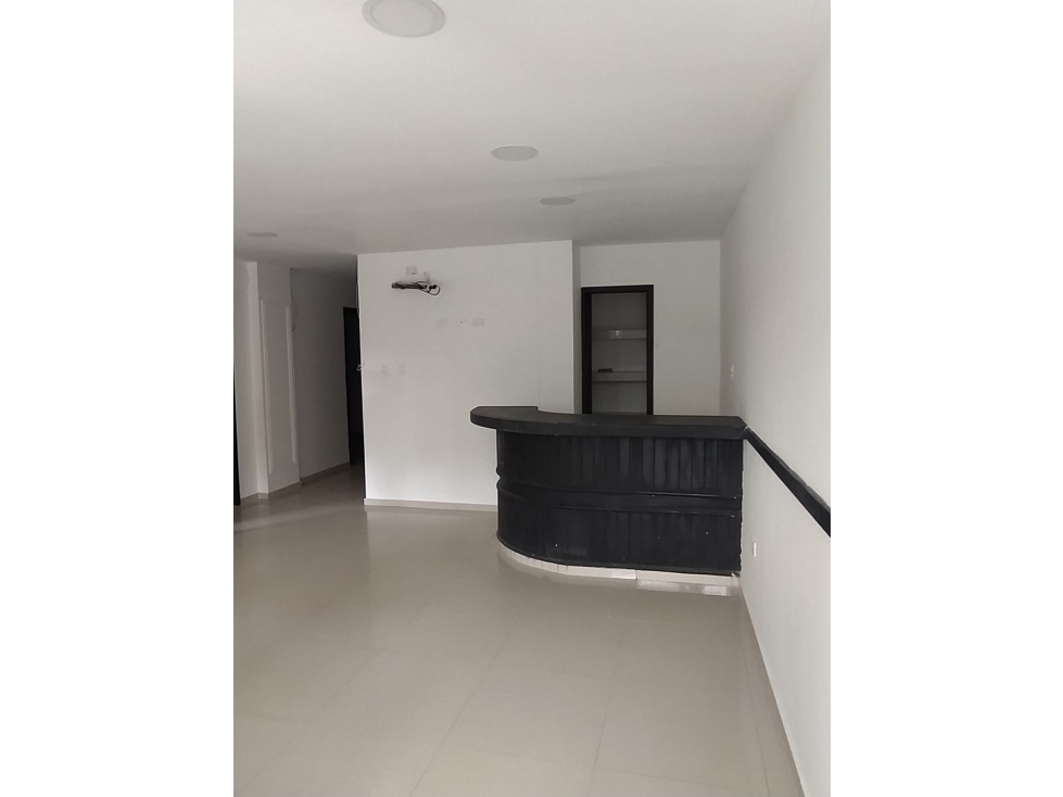 LOCAL EN ARRIENDO - VENTA EN EL CENTRO - 5