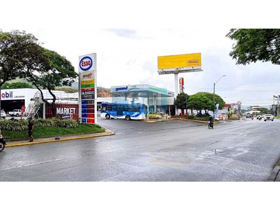 Local en el Norte de Cali - Plazoleta en Servicentro Menga