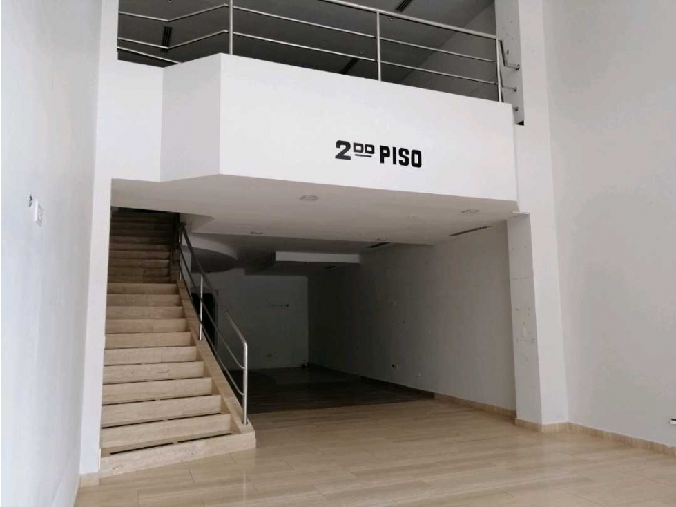 LOCAL EN OBARRIO PLANTA BAJA CON MEZZANINE 196M2 SIN DIVISIONES — foto 4