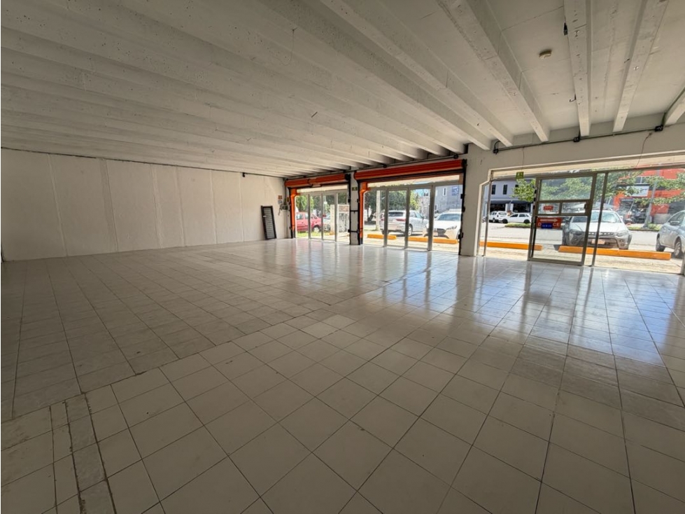 LOCAL EN RENTA AV LA LUNA CANCÚN DE 50m2