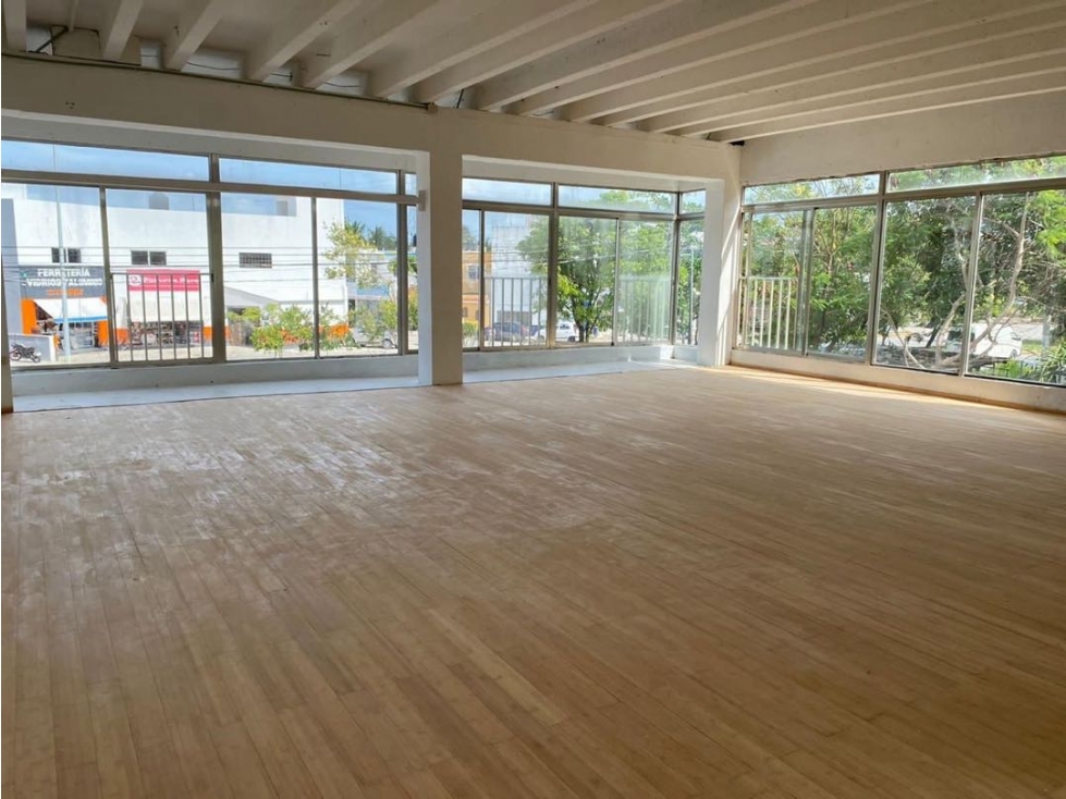 LOCAL EN RENTA DE 100M2 EN AV LA LUNA CANCÚN - 1