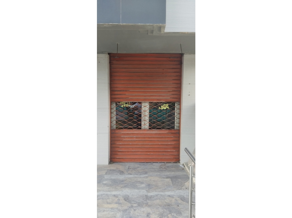 Local-- en venta - 2