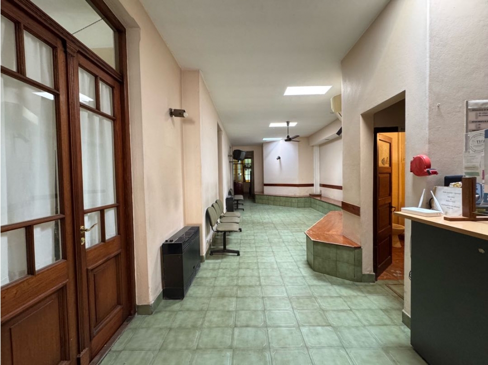 Local en venta a metros de Av. Mitre - 5
