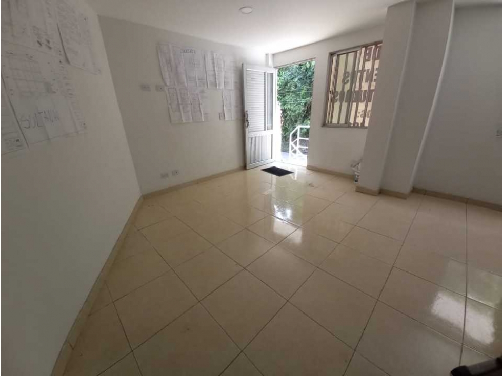 Venta Local Alcazares