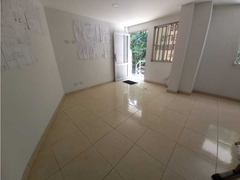Venta Local Alcazares — foto 4