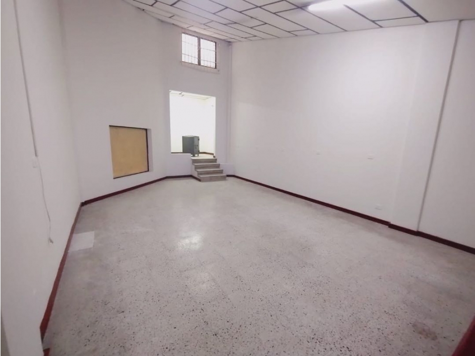 LOCAL EN VENTA EN TODA LA AV. ORIENTAL | 71 M² | $390 MILLONES — foto 4