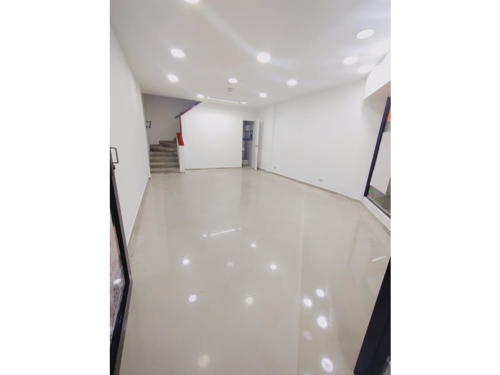 LOCAL EN VENTA EN TODA LA AV. ORIENTAL | 71 M² | $390 MILLONES — foto 5