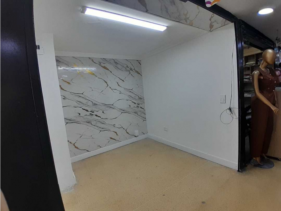Local En Venta En El Centro Comercial MetroHueco — foto 2