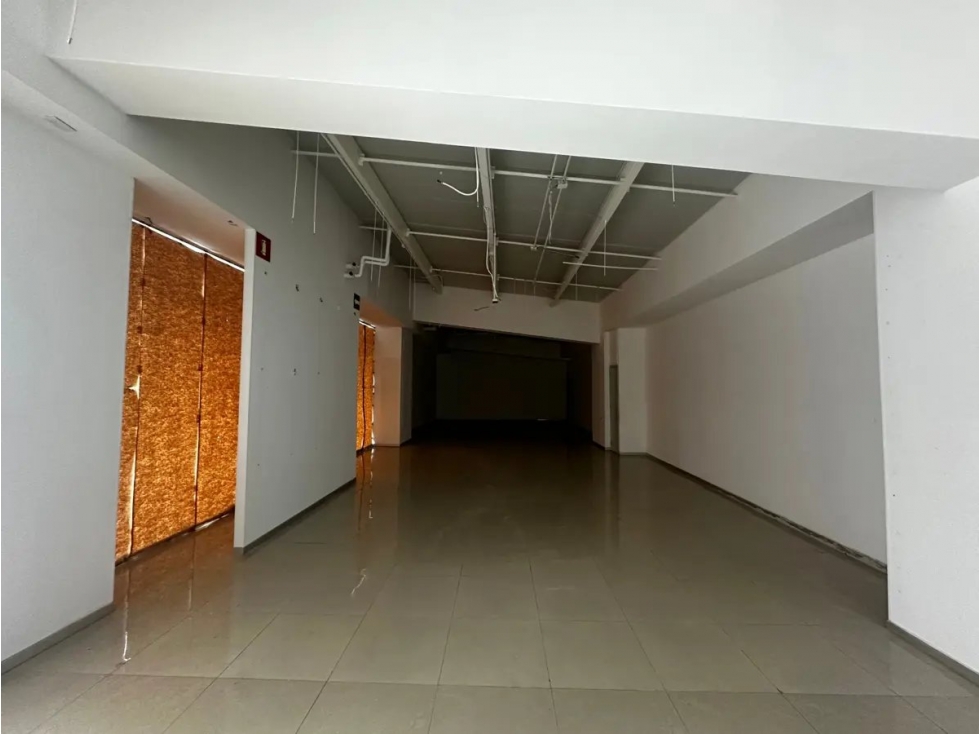 Oportunidad Comercial en Plaza Caracol, Puerto Vallarta | 146m² - 2